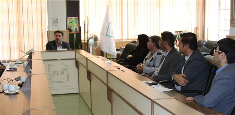 جلسه مدیر کل استاندارد فارس با رئیس و اعضای اتحادیه صنف قنادی‌های شیراز 